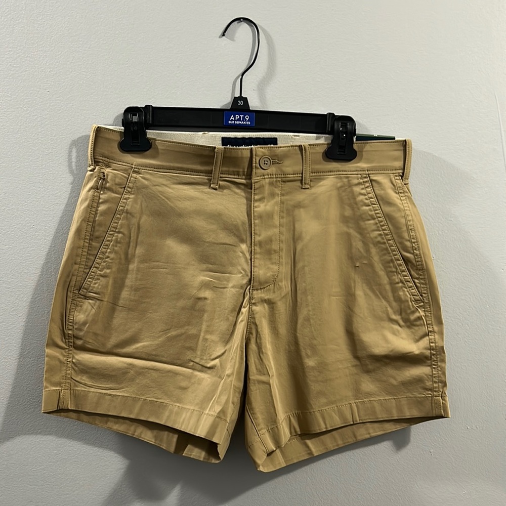 *NEW* Abercrombie & Fitch 5” Short